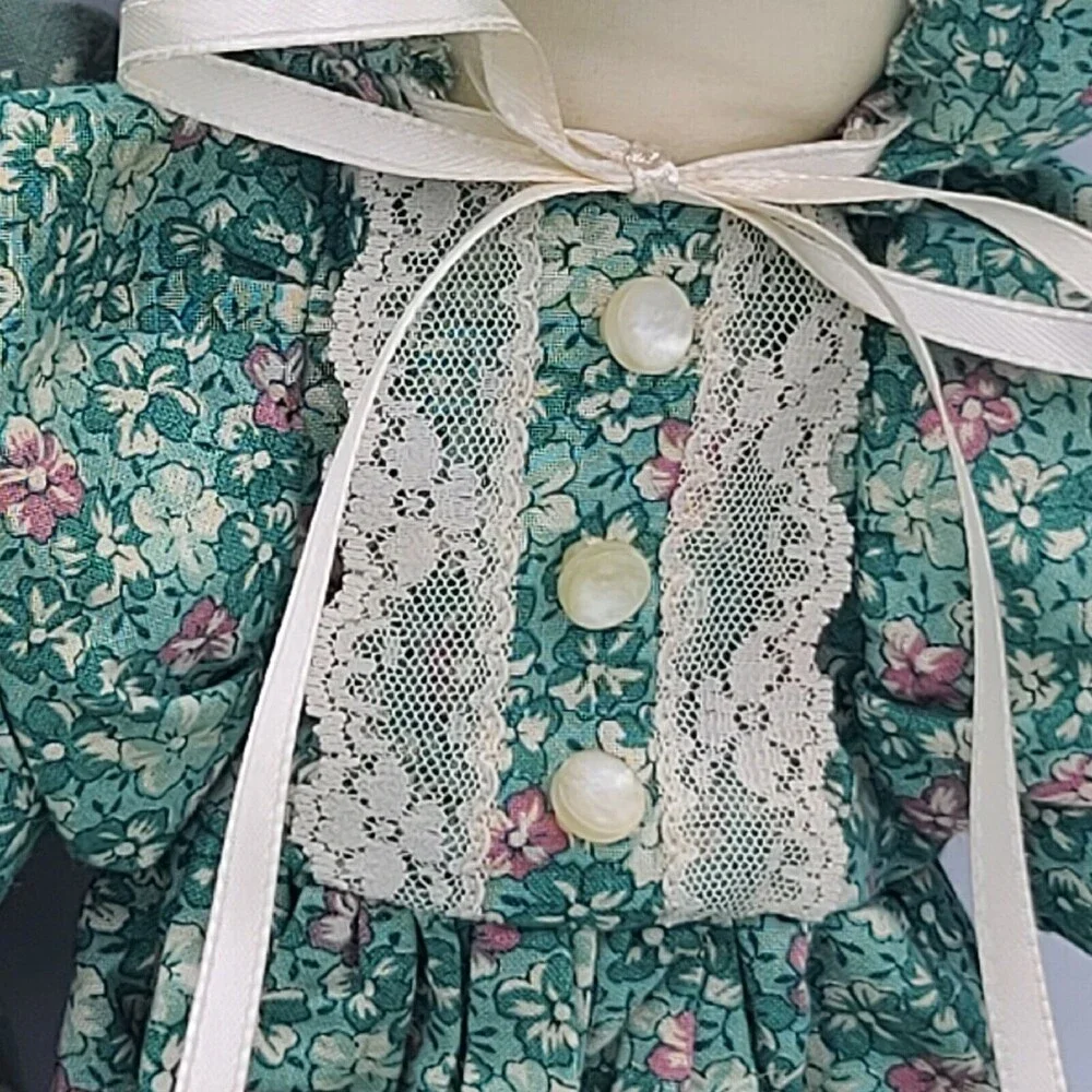 Unbranded cloth dolls